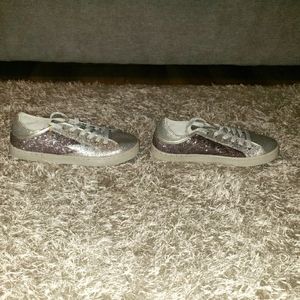 Gianni Bini Sparkle Silver Sneaker In Size 8